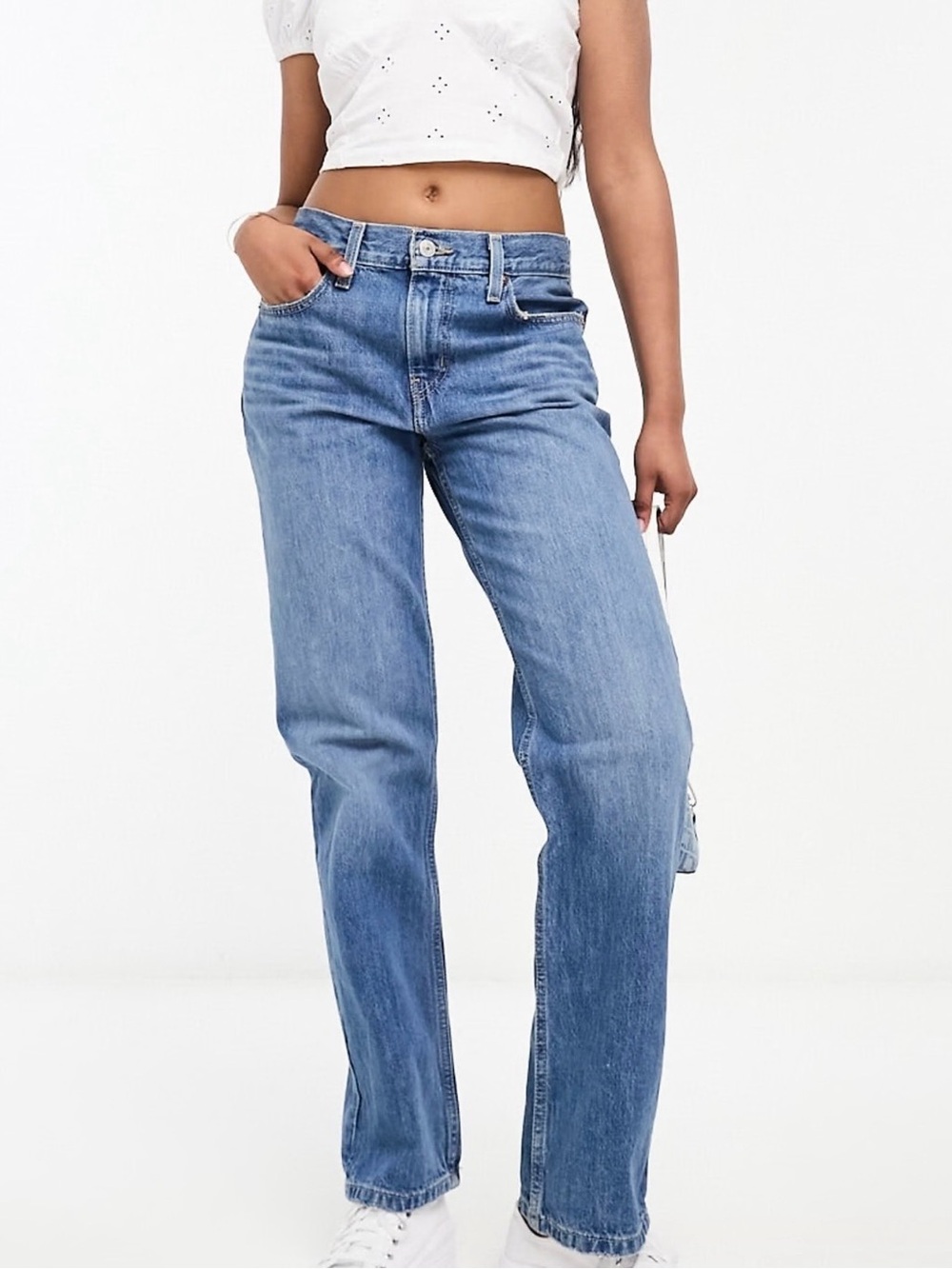 Levi's Straight Leg Women's Jeans in Medium Blue